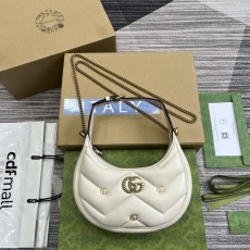 Gucci Hobo Bags